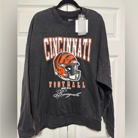 Cincinnati Bengals NFL Game Couture Oversized Women's Sweatshirt Size Small - Picture 2 of 5